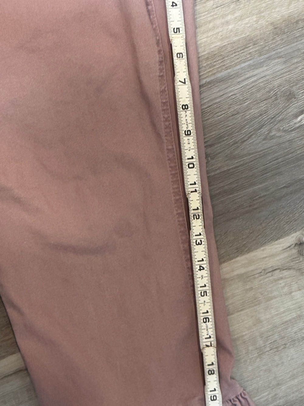 Women’s Dusty Rose Capris Ruffle Hem Pants - Picture 8 of 9